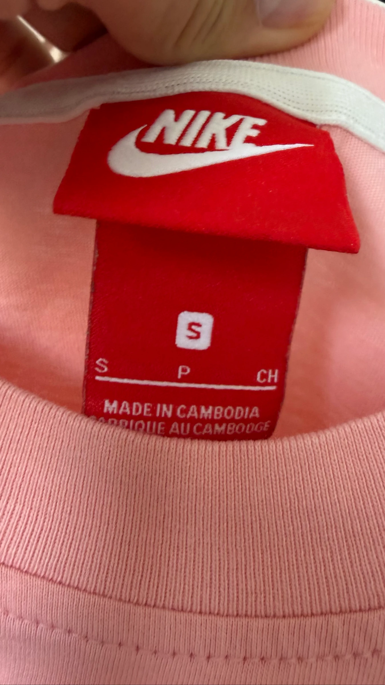 Camiseta Nike Sportswear rosa y azul talla S – photo 3